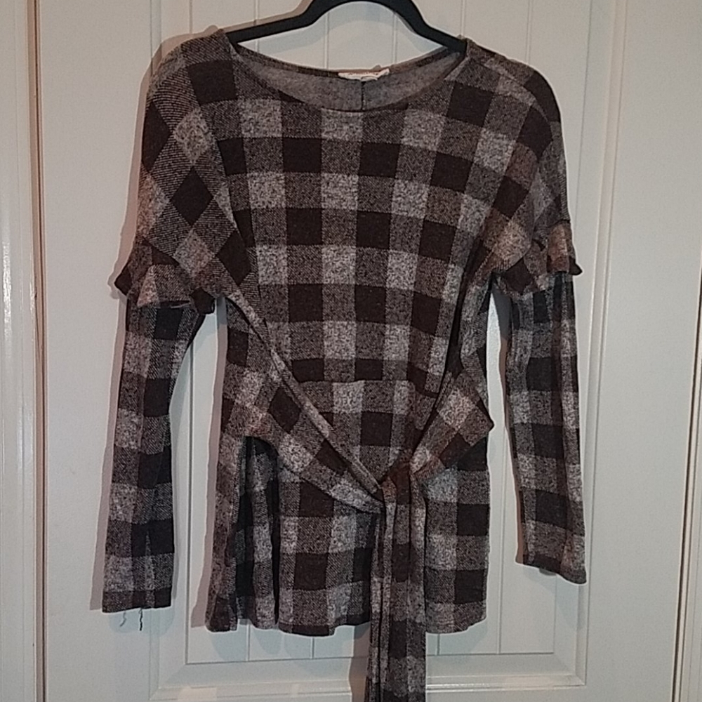 Ruffle sleeve tie sweater